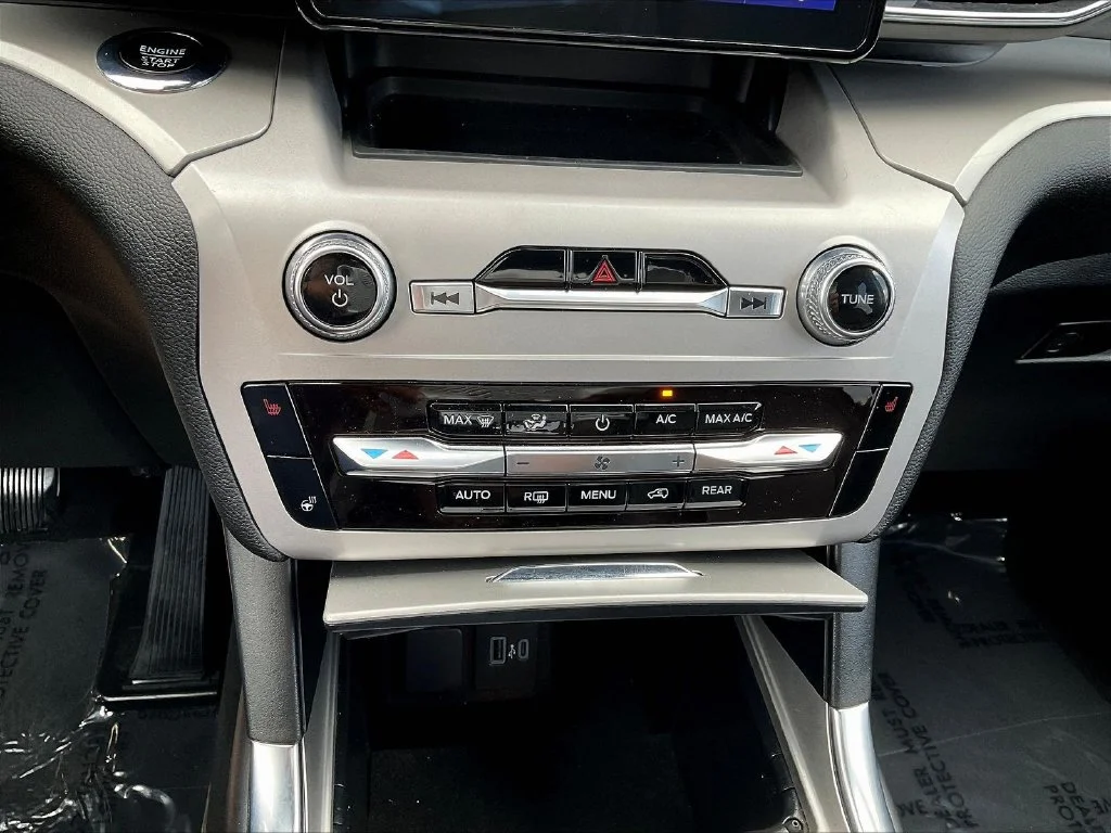 Used 2023 Gray Ford XLT image 15