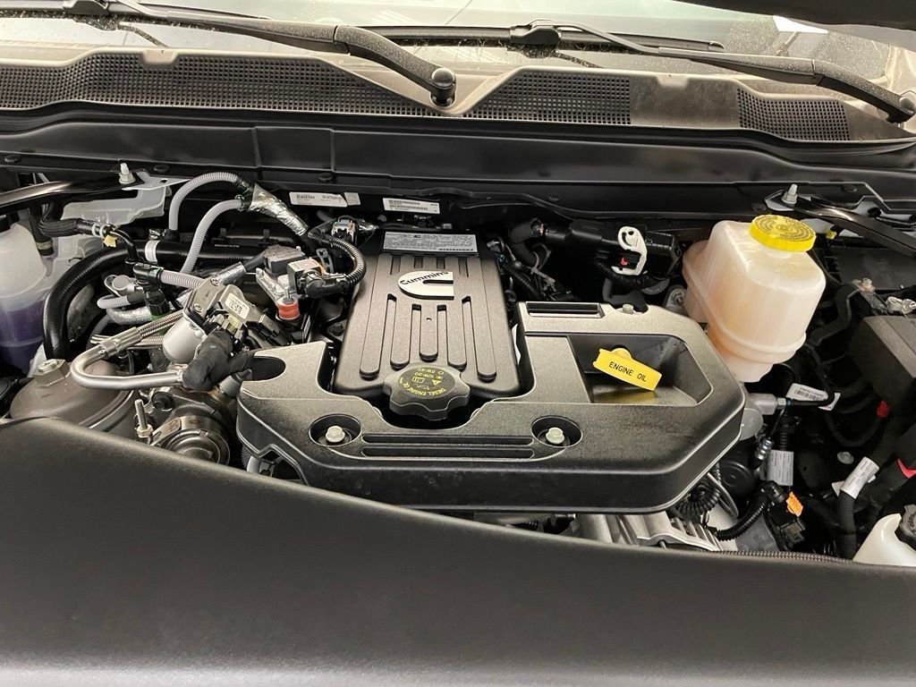 New 2026 Bright White Clearcoat RAM Tradesman image 17