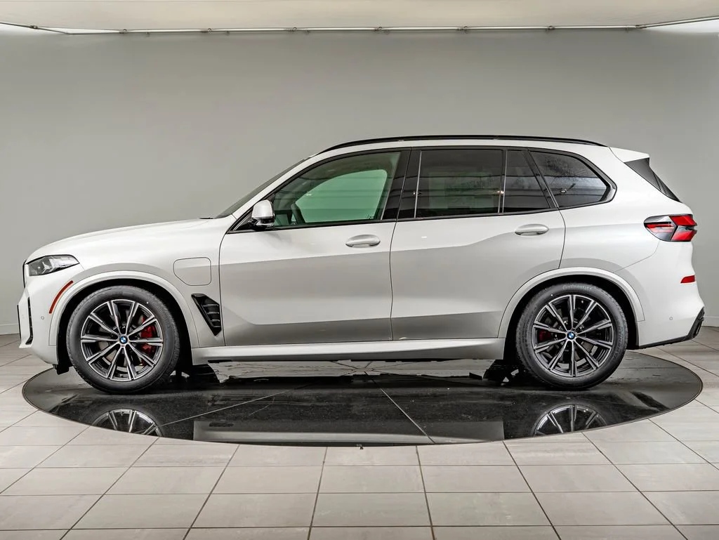 New 2026 White Metallic BMW xDrive50e image 8