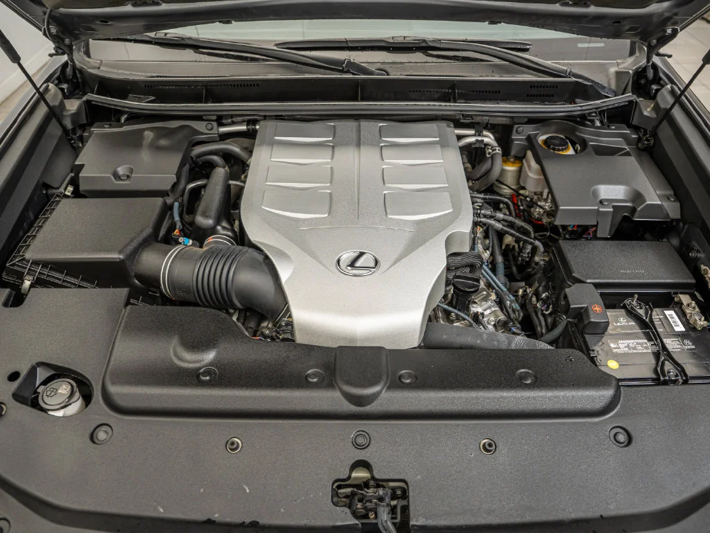 Used 2016 Gray Pearl Lexus 460 image 38