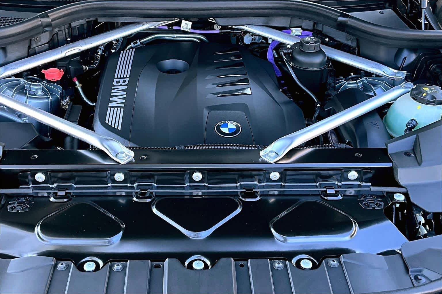 New 2026 Skyscraper Grey Metallic BMW sDrive40i image 16