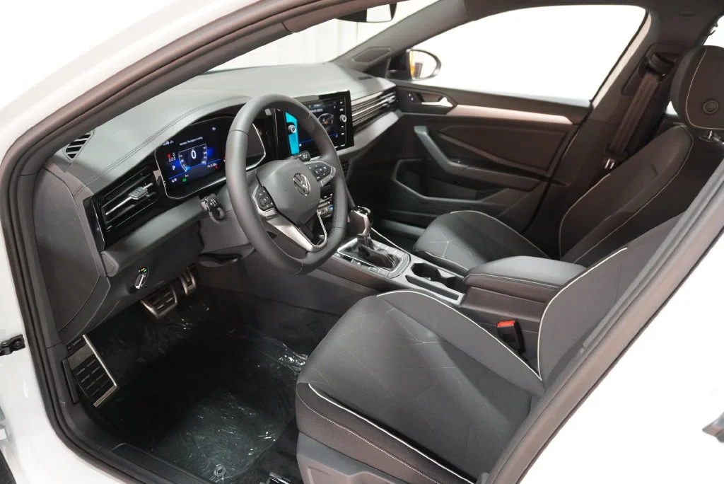 New 2027 Pure White Volkswagen 1.5T Sport image 9