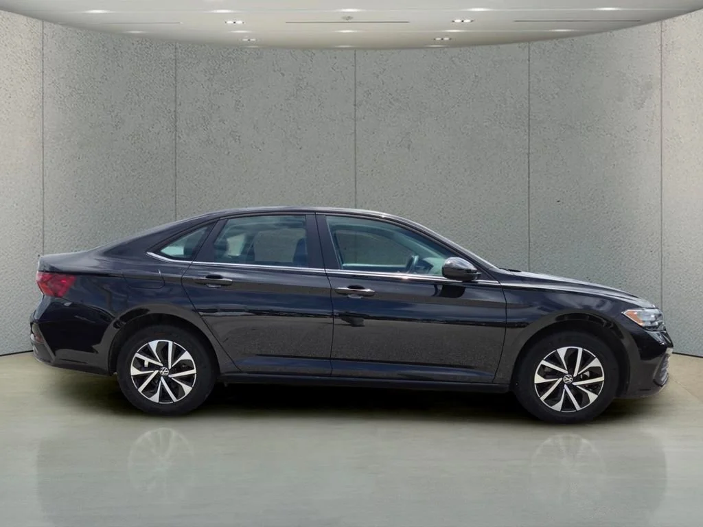 3VW5M7BU2RM072277
