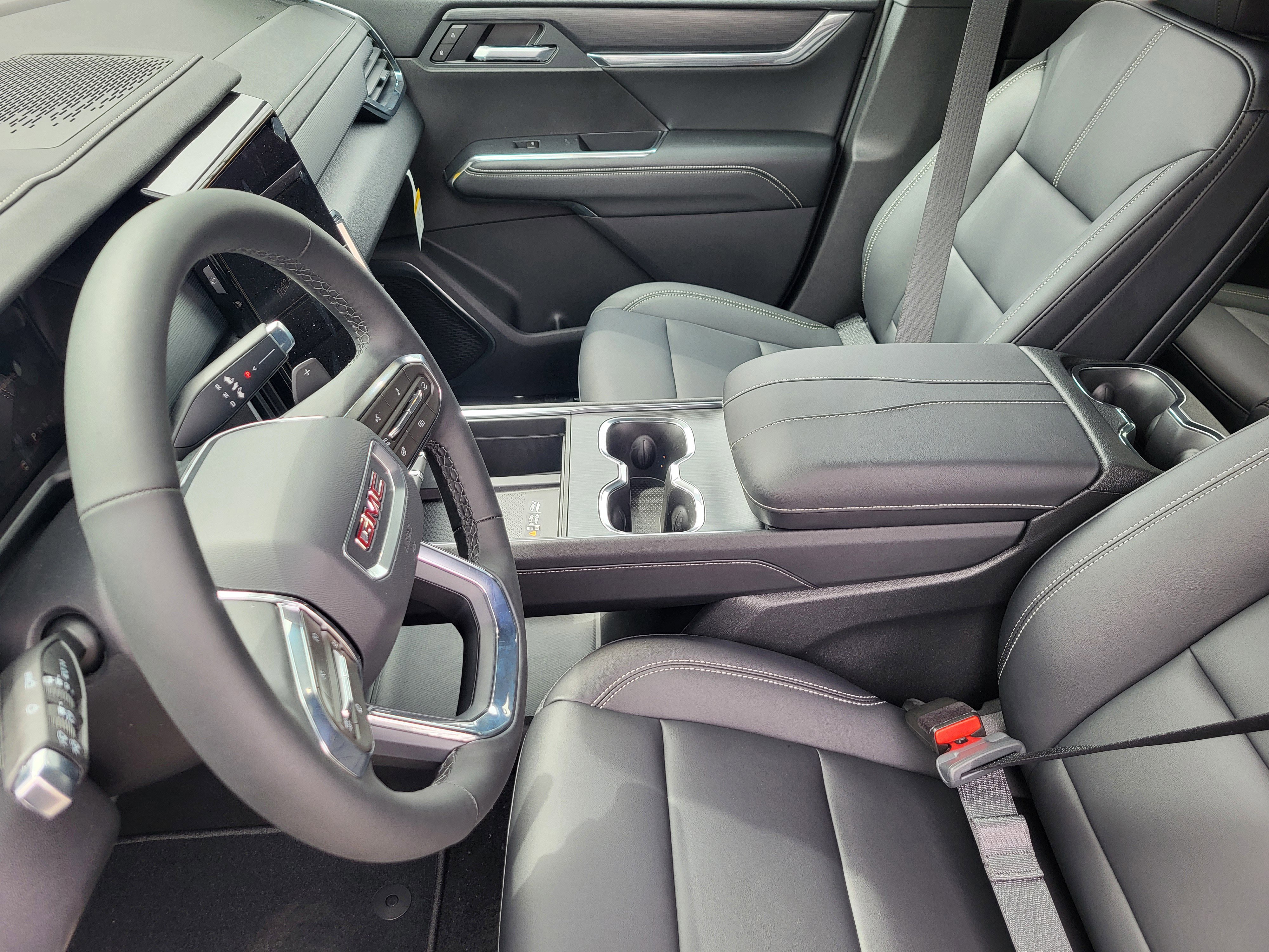 New 2026 Sterling Metallic GMC Elevation image 12