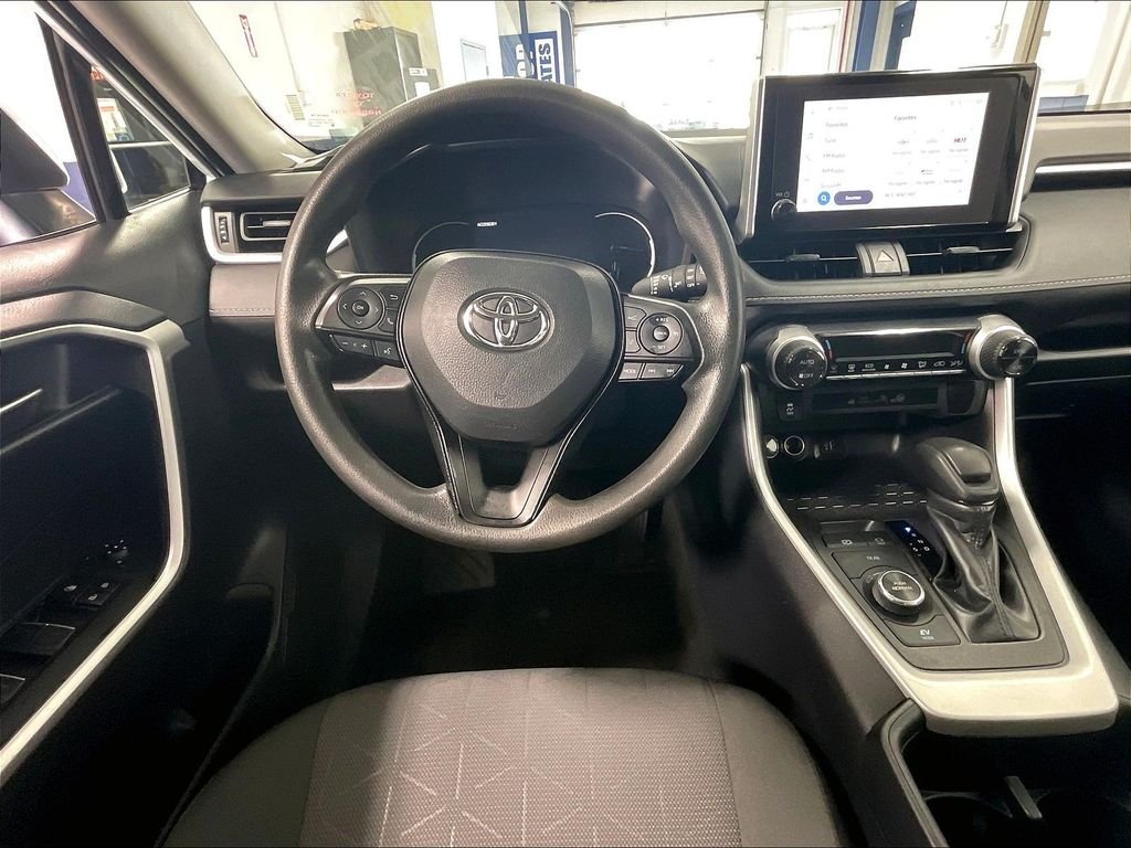 Used 2025 White Toyota XLE image 17