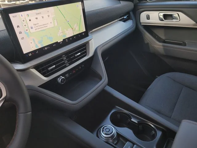 New 2027 Black Metallic Ford Active image 21