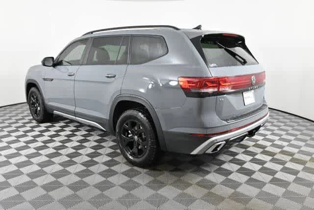 New 2026 Pure Gray Volkswagen 2.0T Peak Edition image 4