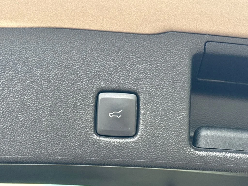 Used 2021 Gold Ford SEL image 40