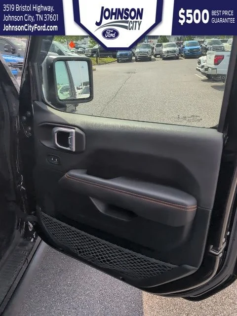 Used 2021 Black Jeep Mojave image 28