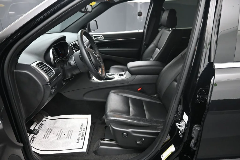 Used 2022 Black Jeep Limited image 18