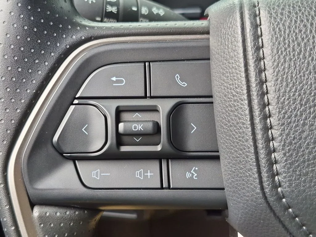 Used 2025 Black Toyota SR5 image 17
