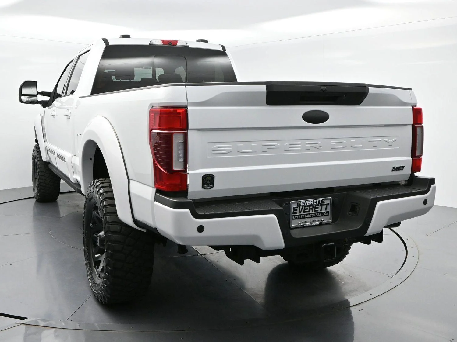 Used 2022 White Ford XL image 5