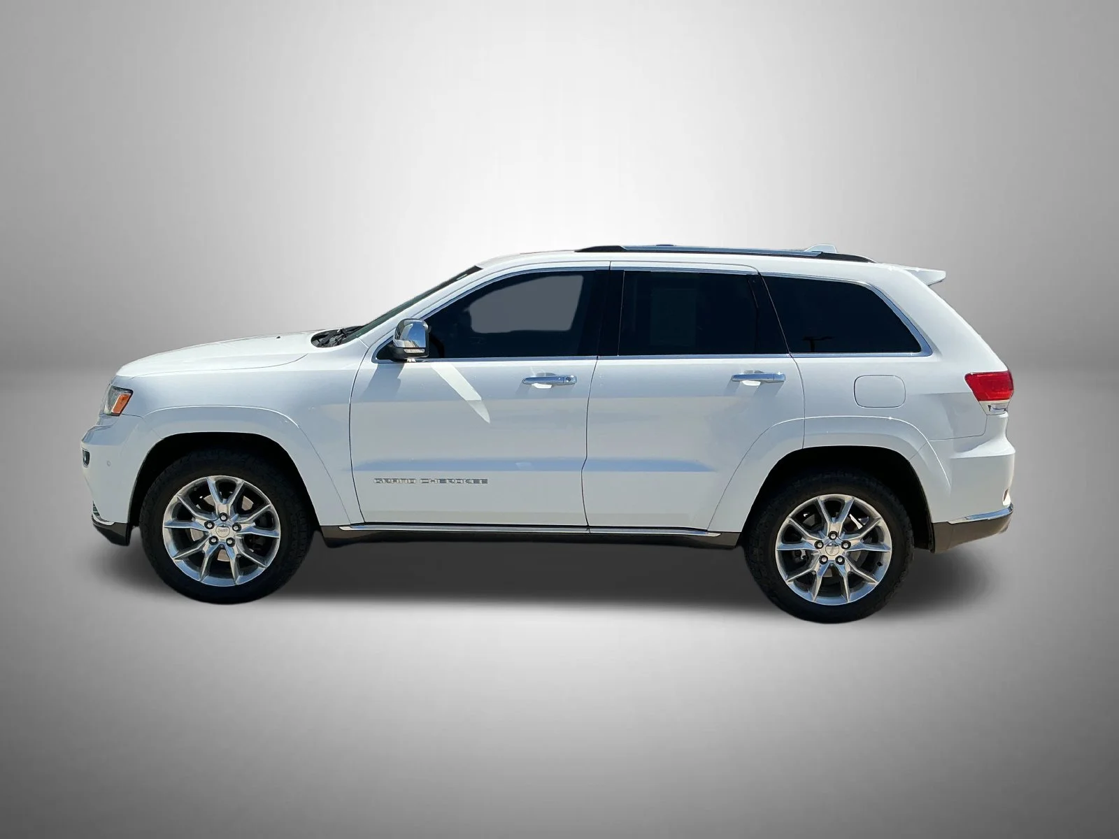 Used 2015 White Jeep Summit image 2