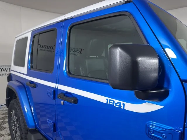New 2026 Hydro Blue Pearl-Coat Exterior Paint Jeep Sahara image 5