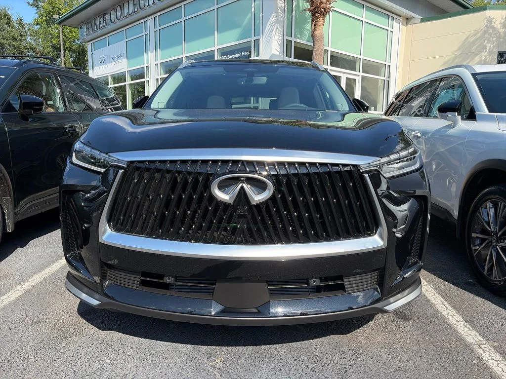 New 2027 MINERAL BLACK INFINITI LUXE image 2