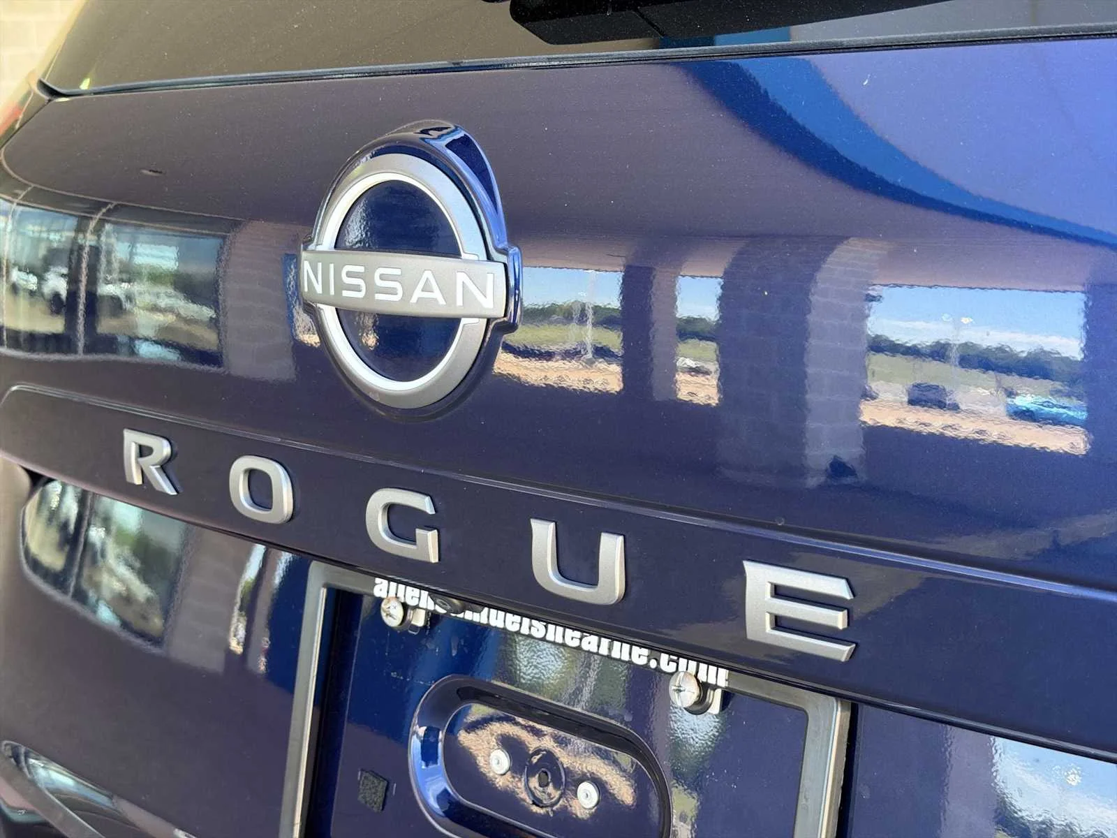 Used 2025 Deep Ocean Blue Pearl Nissan SV image 32