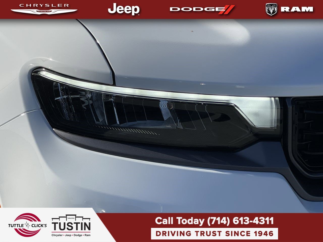New 2026 Bright White Clear-Coat Exterior Paint Jeep Summit image 7