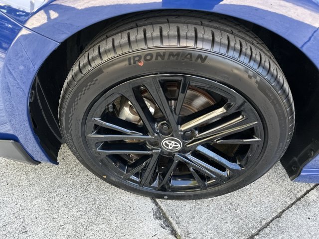 2025 Toyota Camry SE - Photo 10