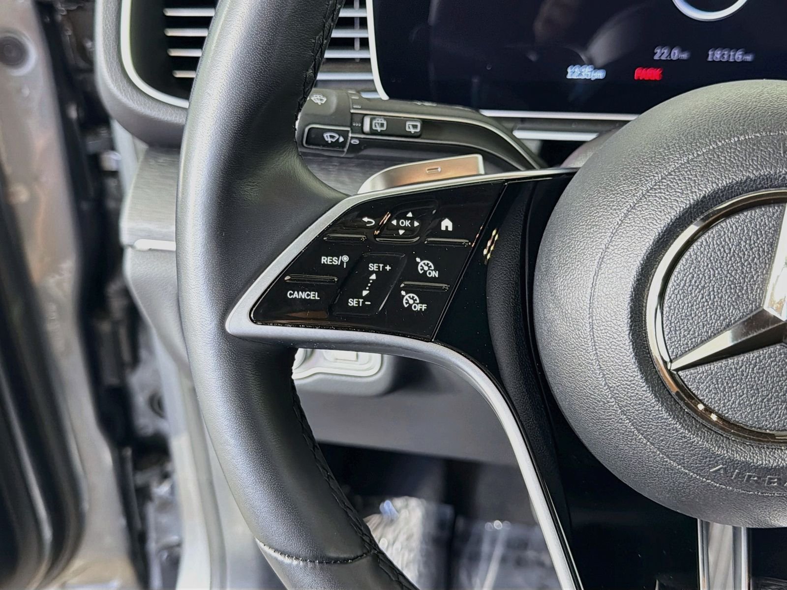 Used 2025 Selenite Gray Metallic Mercedes-Benz GLE 450 image 12