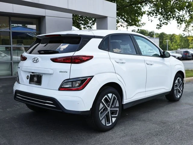 Used 2023 Lunar White Hyundai SEL image 7
