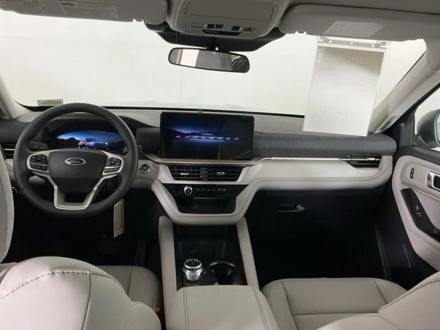 New 2026 Space White Metallic Ford Active image 25