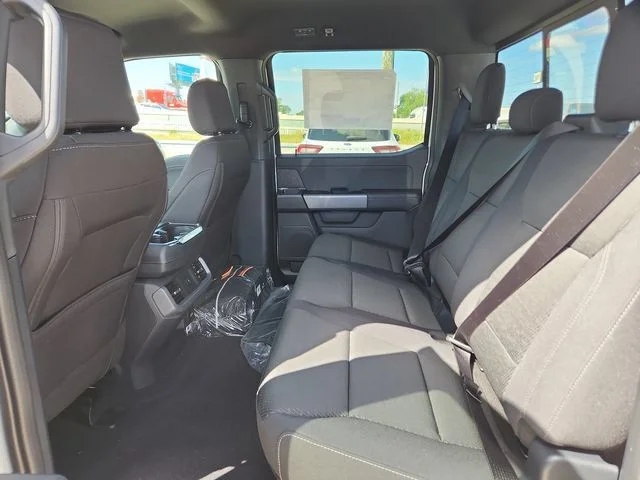 New 2026 Oxford White Ford XLT image 16