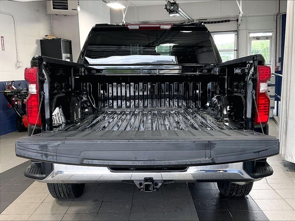Used 2023 Black Chevrolet LT image 31