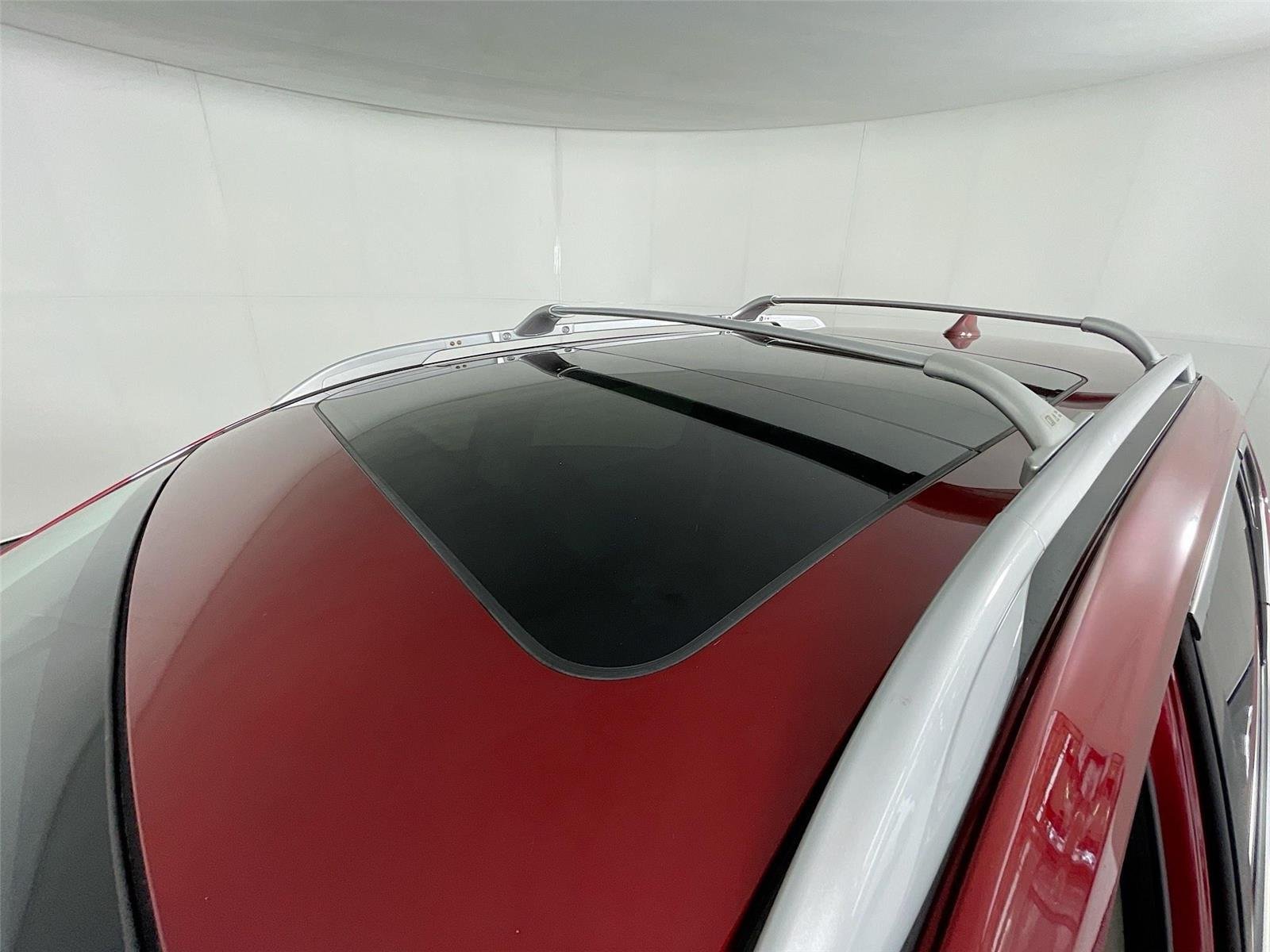 Used 2018 RED NISSAN  image 12