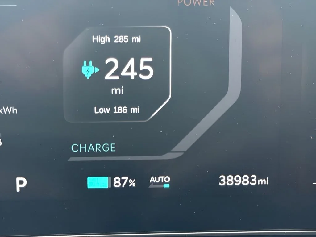 Used 2024 Black Kia Wind image 15