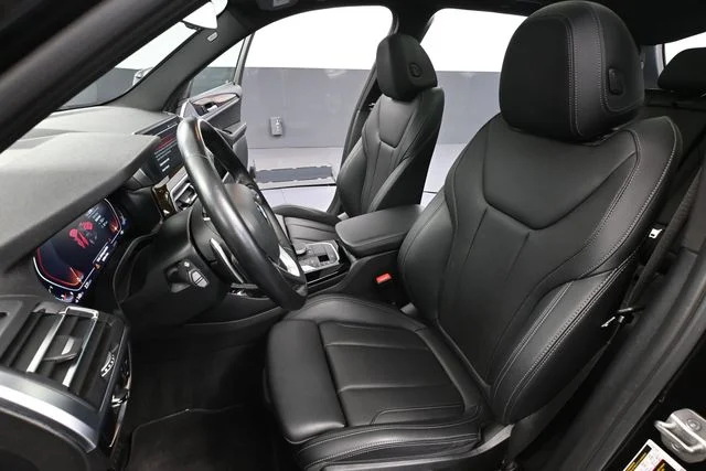 Used 2023 Black BMW xDrive30i image 24