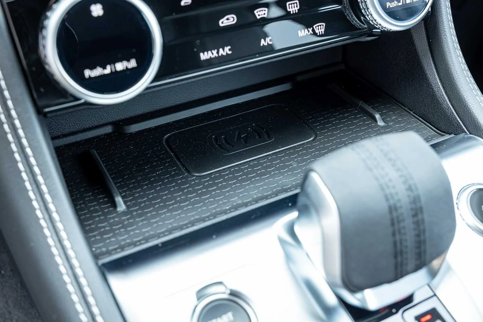 2026 Jaguar F-Pace R-Dynamic S - Photo 21