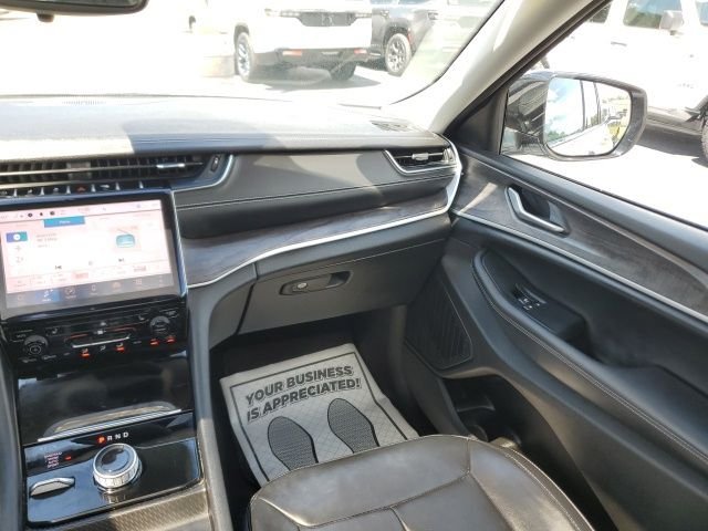 Used 2024 Silver Jeep Limited image 16