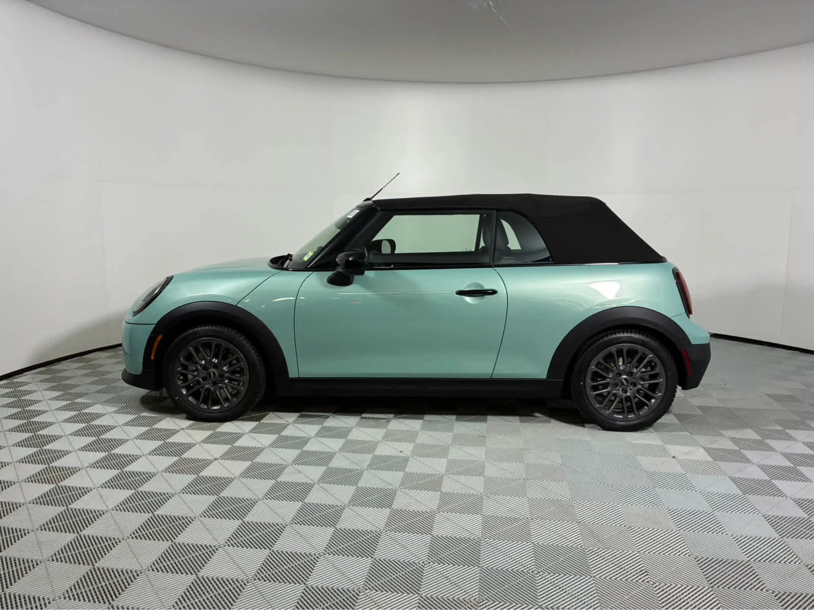 2026 MINI Convertible S - Photo 15