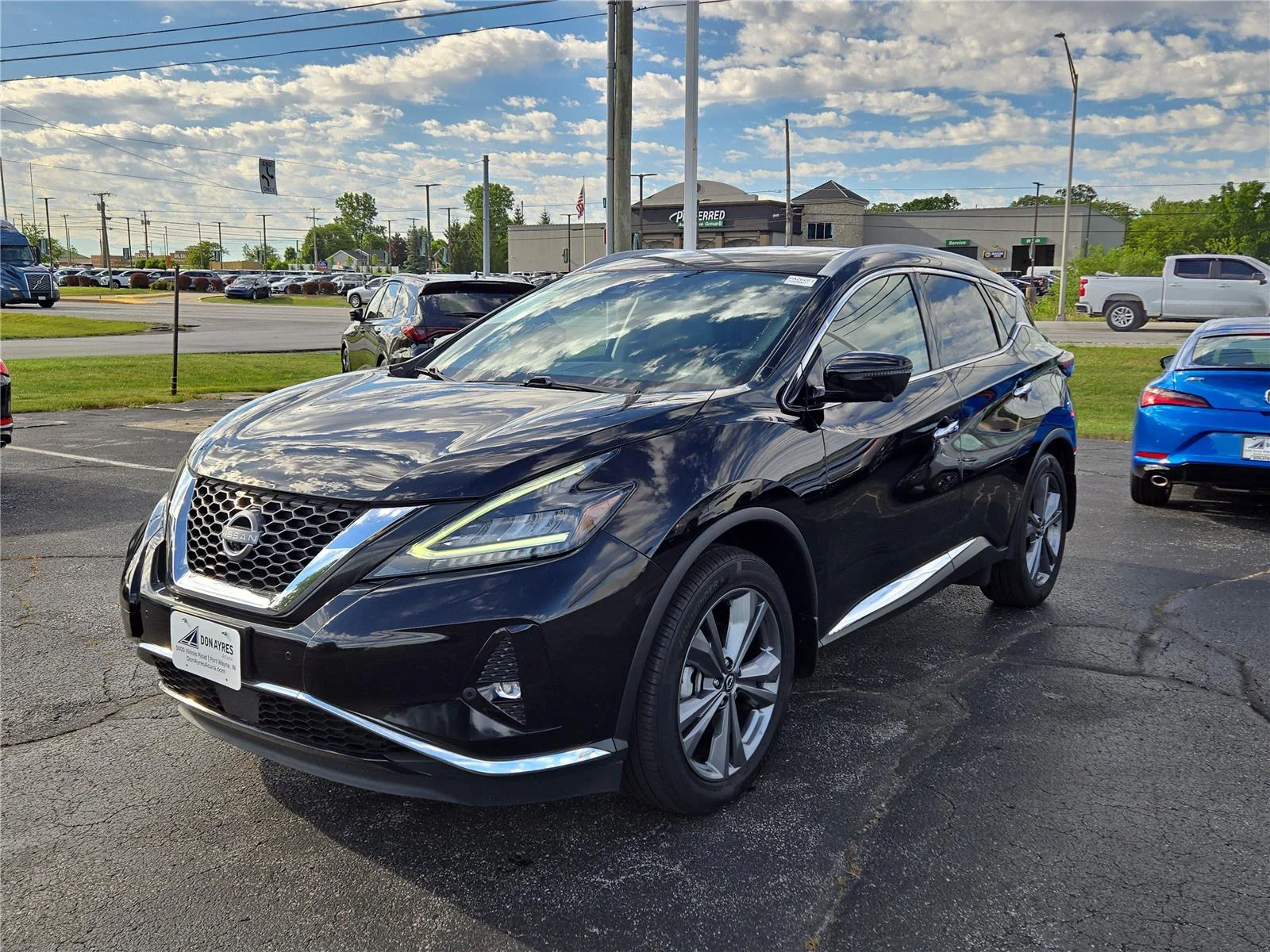 Used 2023 Super Black Nissan Platinum image 2
