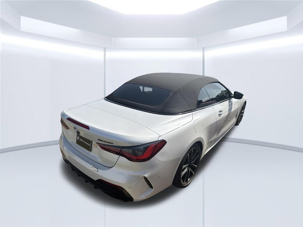 Used 2024 White BMW M440i image 3