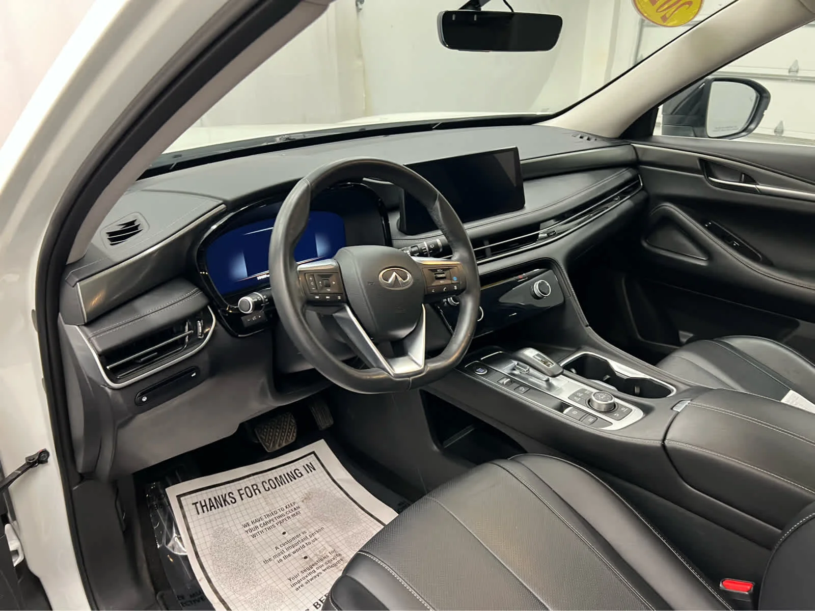 Used 2024 WH INFINITI LUXE image 16