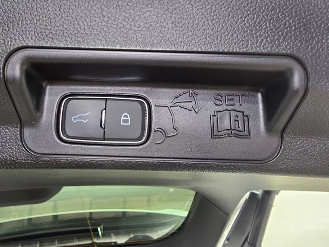 Used 2023 White Ford XLT image 32