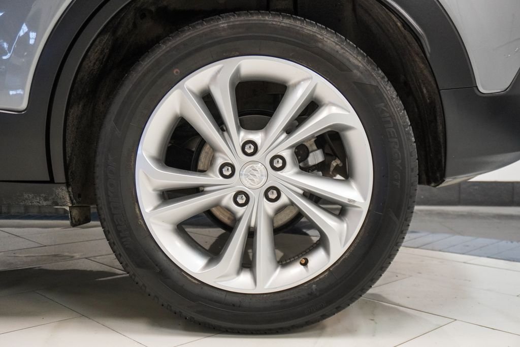 Used 2023 Gray Buick Preferred image 34