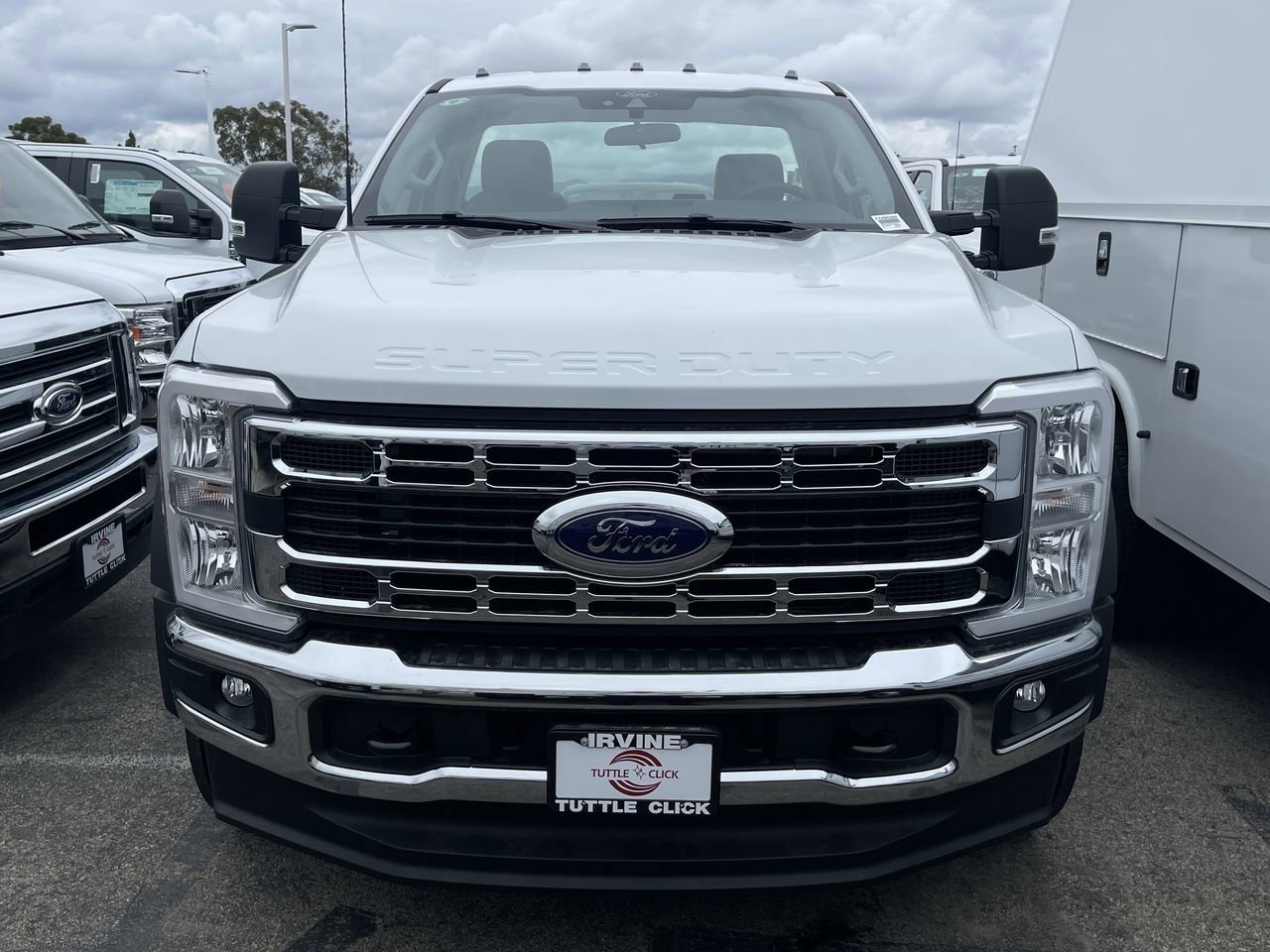 New 2025 Oxford White Ford XL image 2