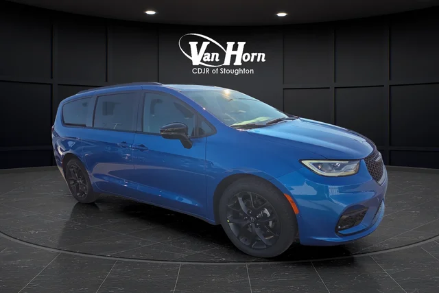 New 2026 Hydro Blue Pearl-Coat Exterior Paint Chrysler Select image 40