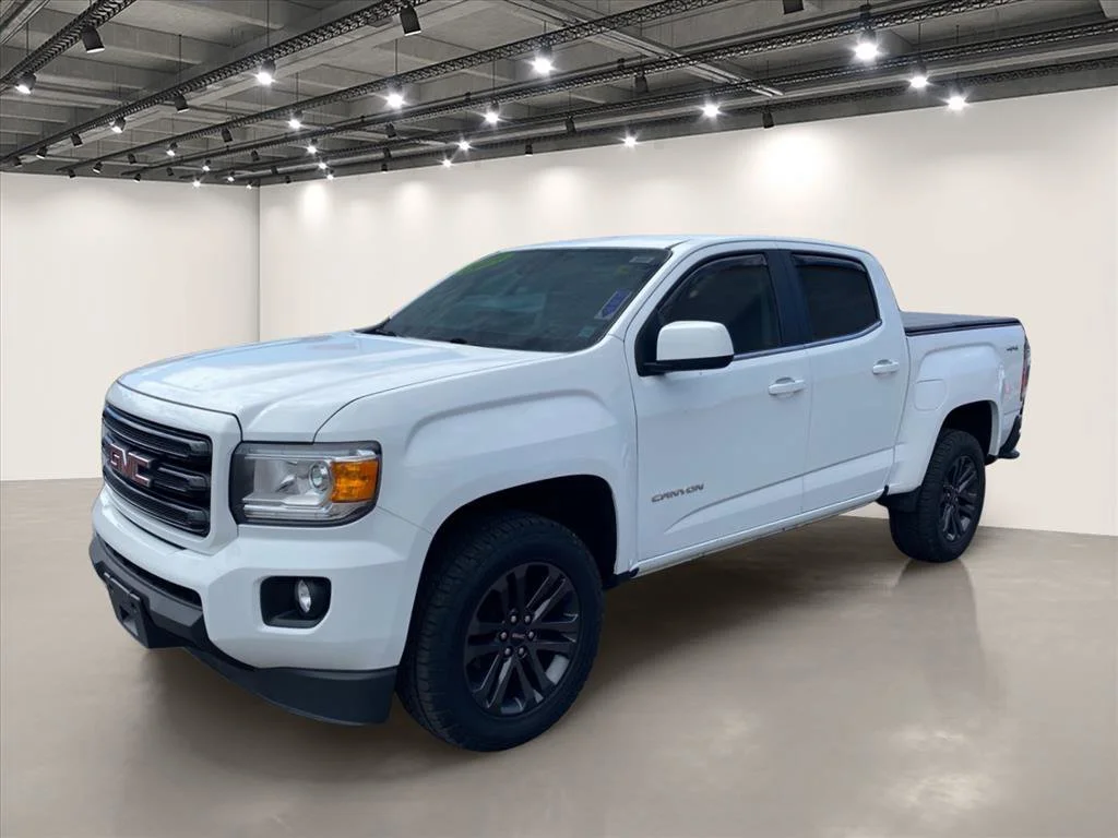 Used 2019 Summit White GMC 4WD SLE image 3
