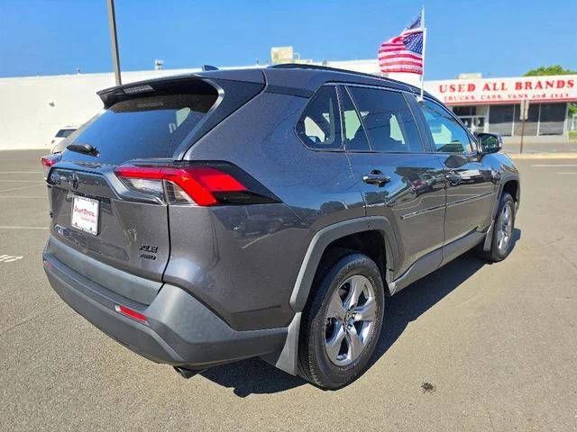 2024 Toyota RAV4 XLE - Photo 7