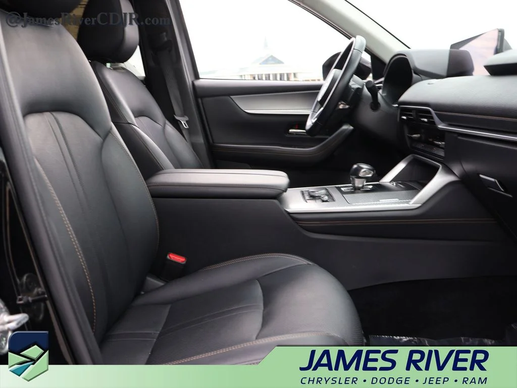 Used 2025 Black Mazda 3.3 Turbo Preferred image 9