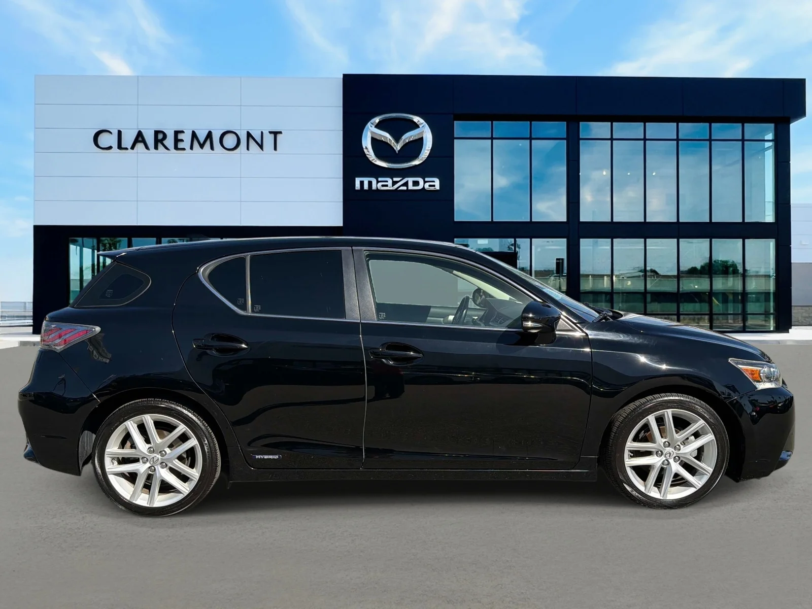 Used 2016 OBSIDIAN Lexus 5dr Sdn Hybrid image 4