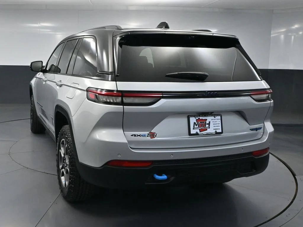 Certified Used 2023 Silver Jeep Trailhawk 4xe image 9