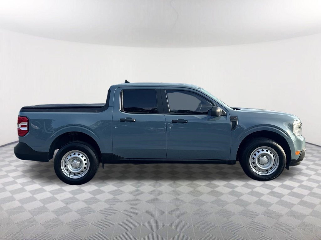 Used 2022 Blue Ford XL image 4