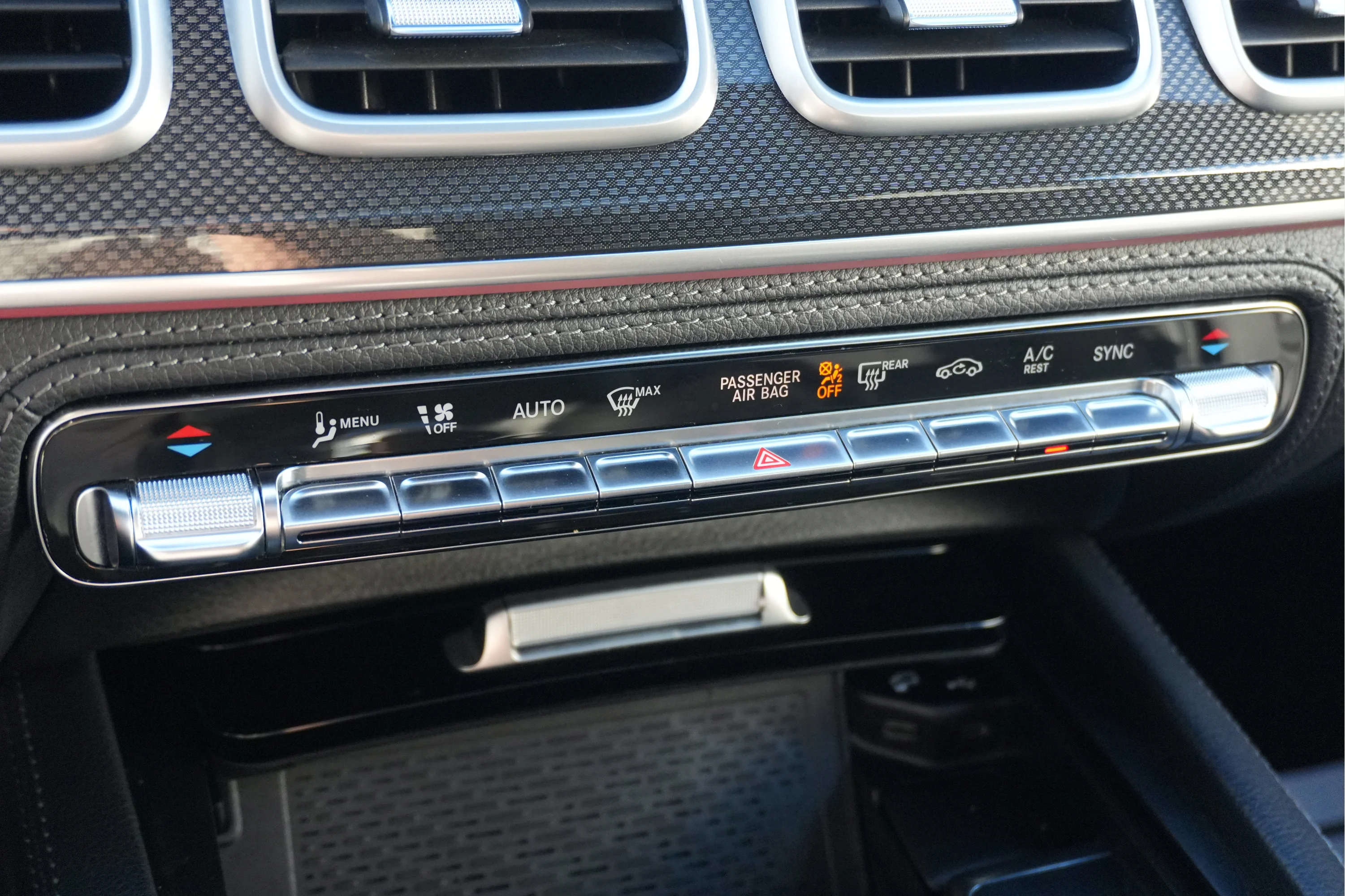 Used 2021 Obsidian Black Metallic Mercedes-Benz AMG® GLE 53 image 33