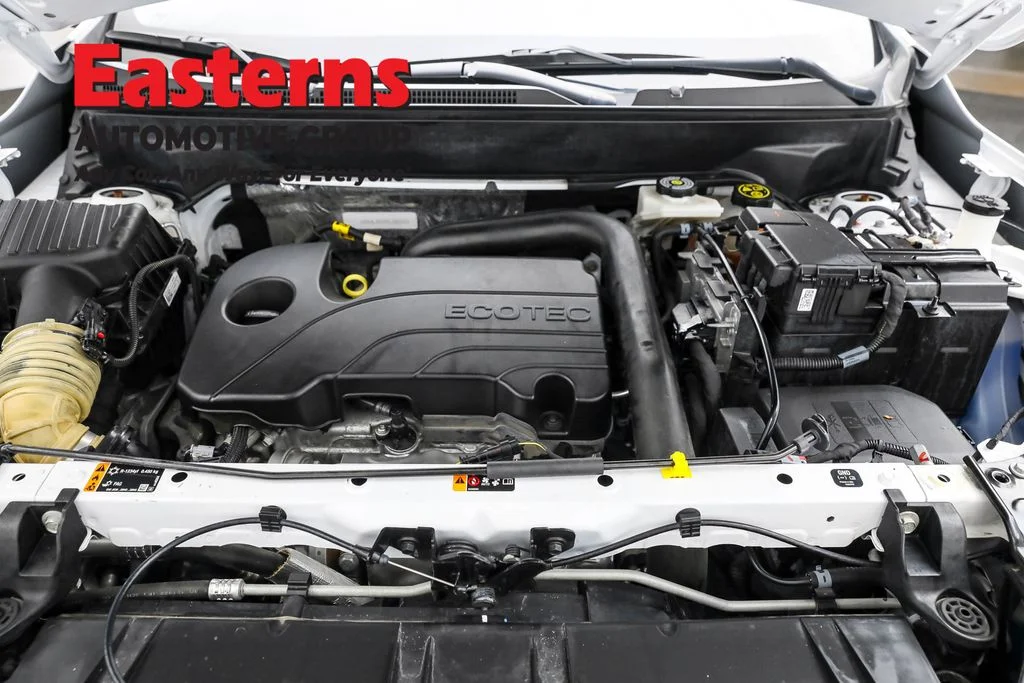 Used 2023 White GMC SLT image 7