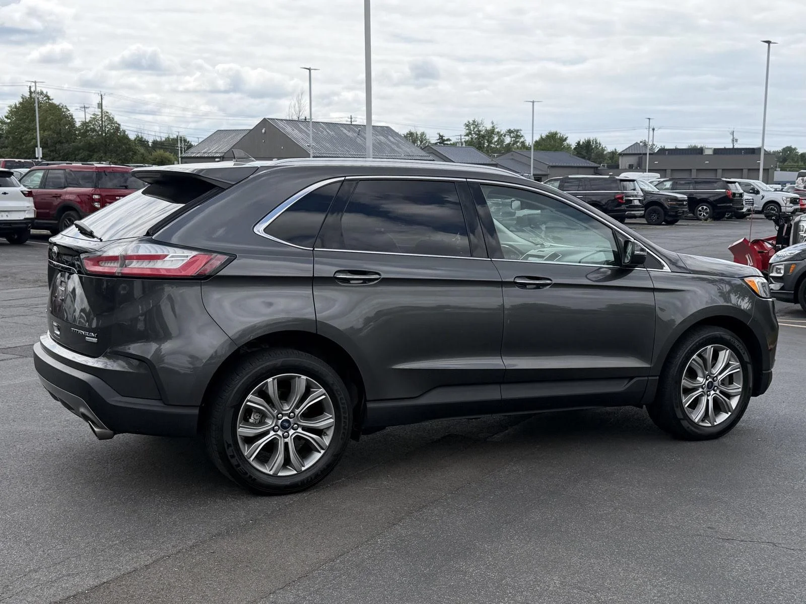 Used 2019 Magnetic Ford Titanium image 6