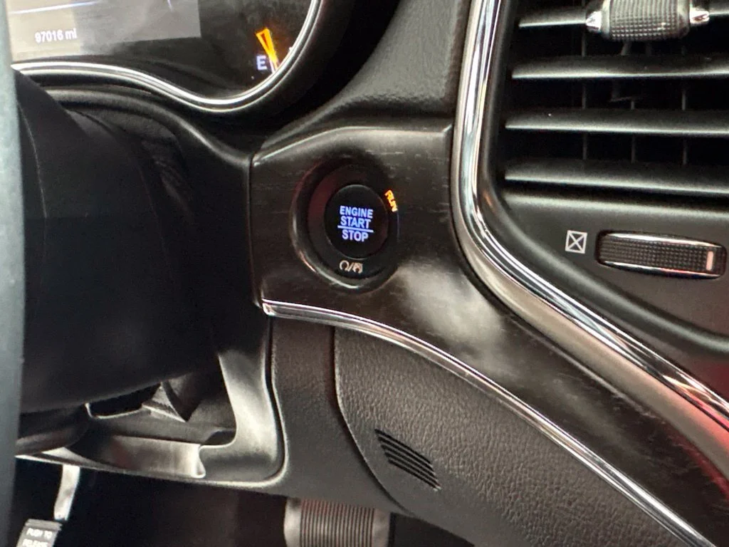 Used 2018 Gray Jeep Limited image 37